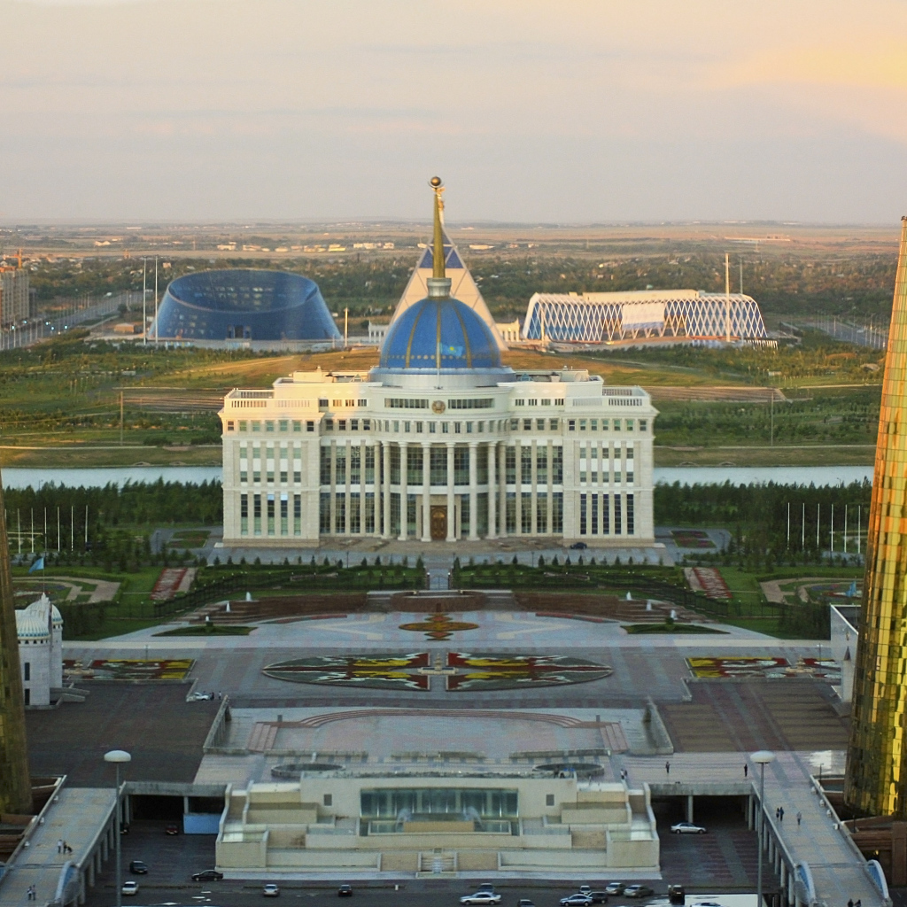 Панорама города Астана со смотровой площадки Байтерека 