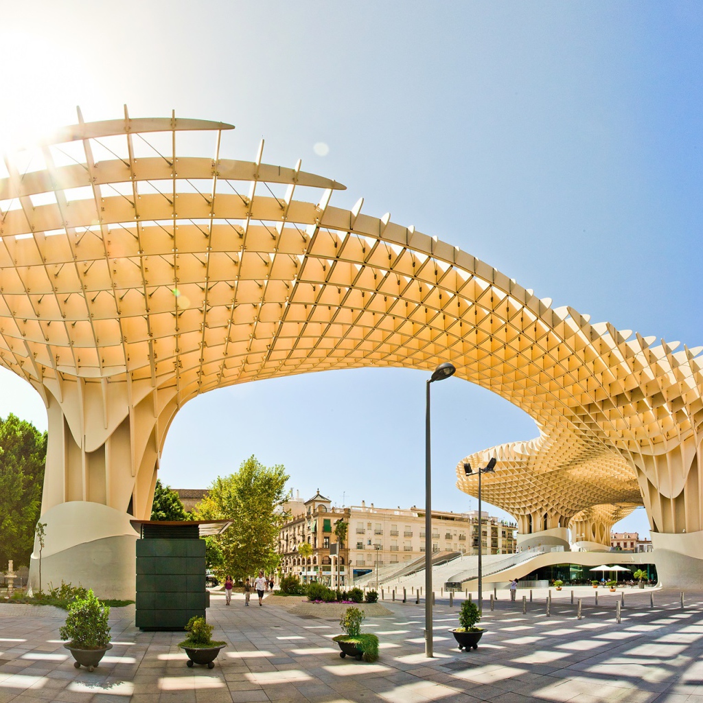 Необычное здание Метрополь Парасоль, Севилья. Испания 