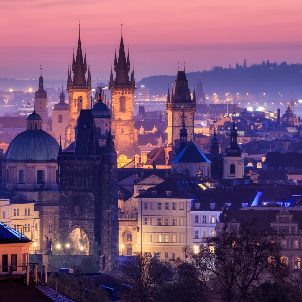 Вид на вечерний город Прага 