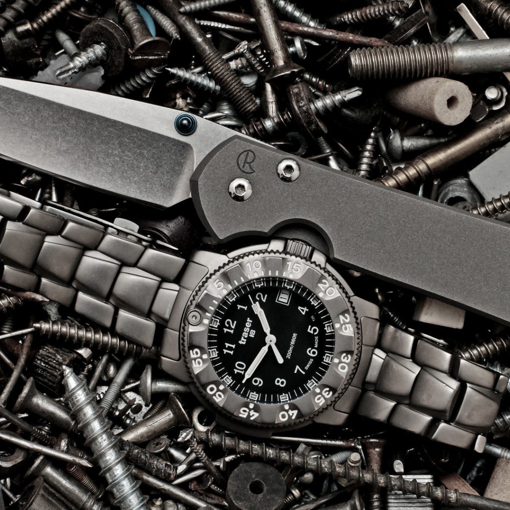 Складной нож, дорогие  часы и винты 