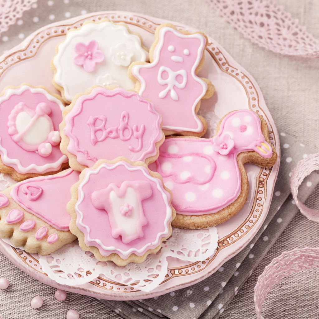 Красивое  праздничное печенье с розовой глазурью  