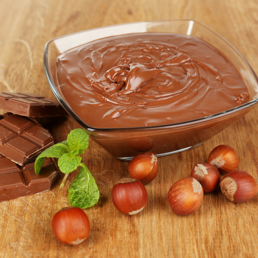 Молочный шоколад с лесными орехами