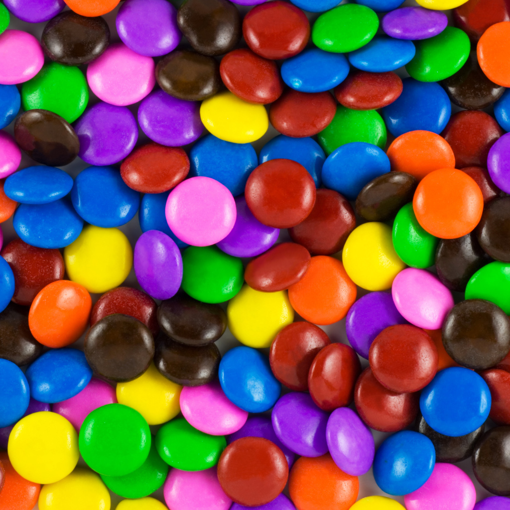 Разноцветные маленькие конфеты 