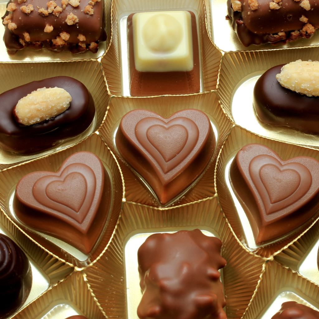 Сладкие шоколадные конфеты ассорти