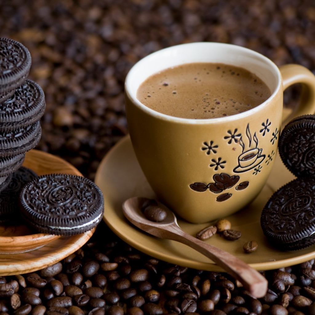 Чашка кофе с печеньем Орео 