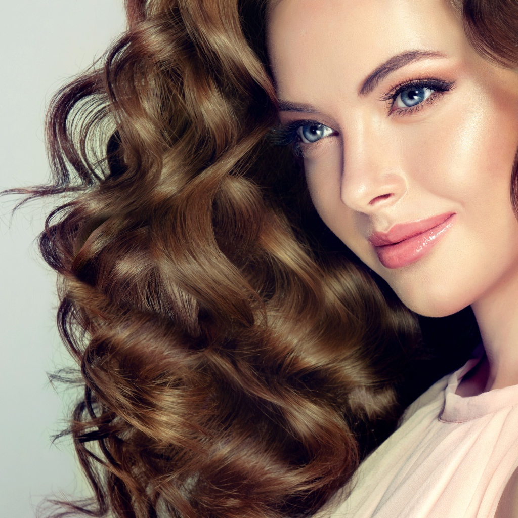 Нежная голубоглазая девушка модель