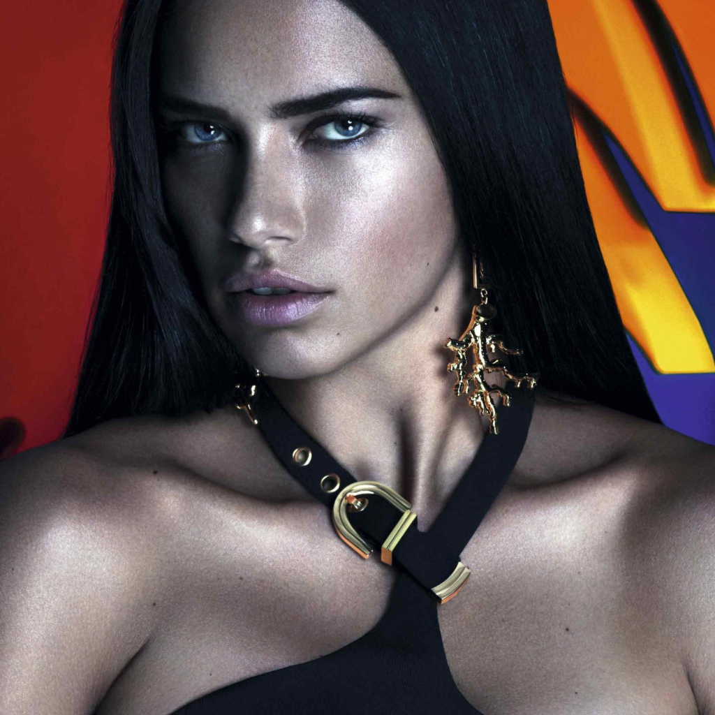 Эффектная девушка супермодель Адриана Лима