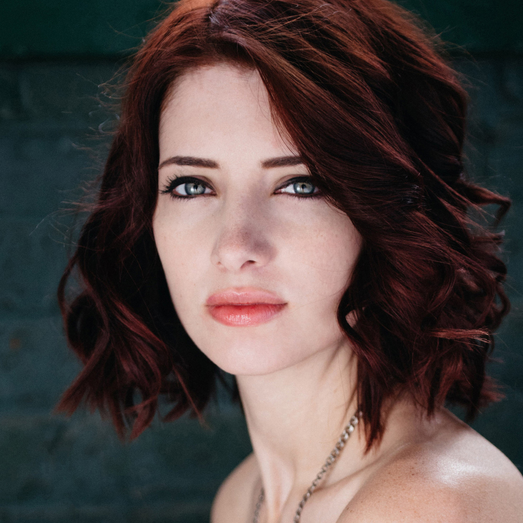 Молодая девушка модель Сьюзан Коффи