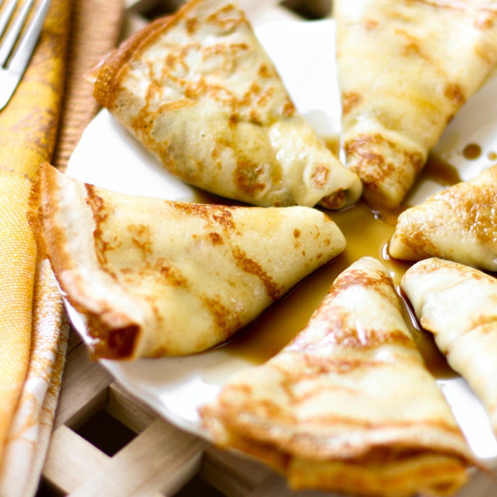 Аппетитные блины с медом на Масленицу 