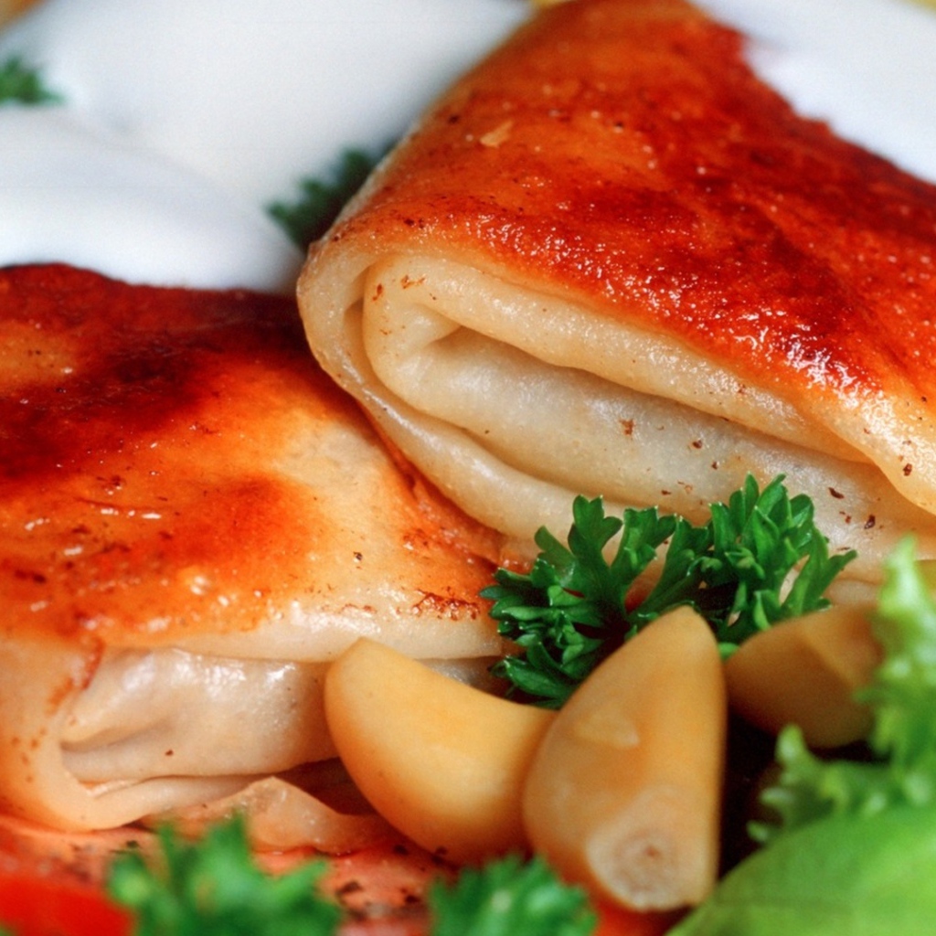 Блинчики с мясом и сметаной на Масленицу 