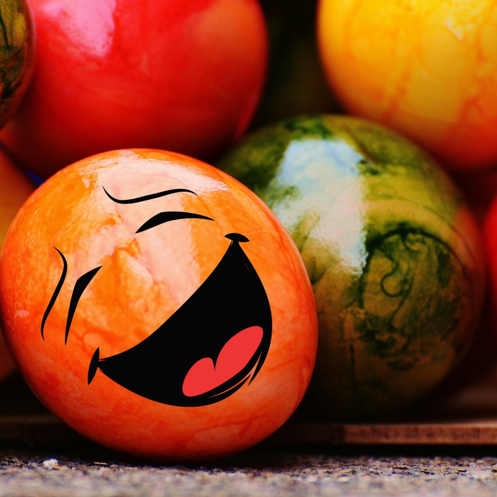 Пасхальное яйцо смайлик 