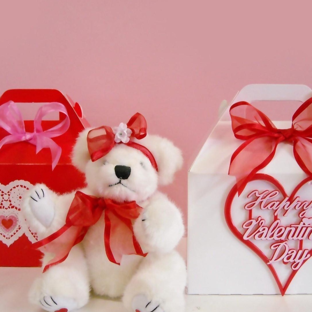 Плюшевый мишка  подарок на День Святого Валентина 