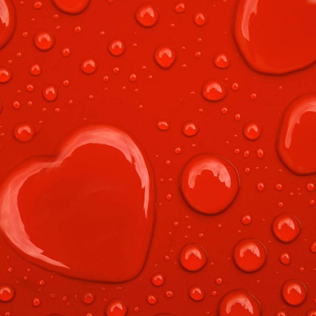 Капля воды в форме сердца 