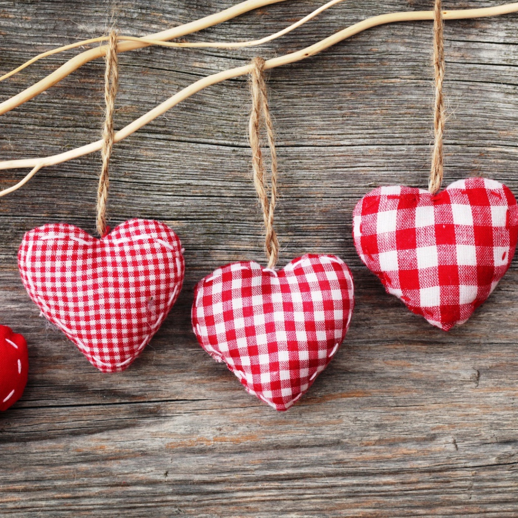 Красивые сердечки из ткани 