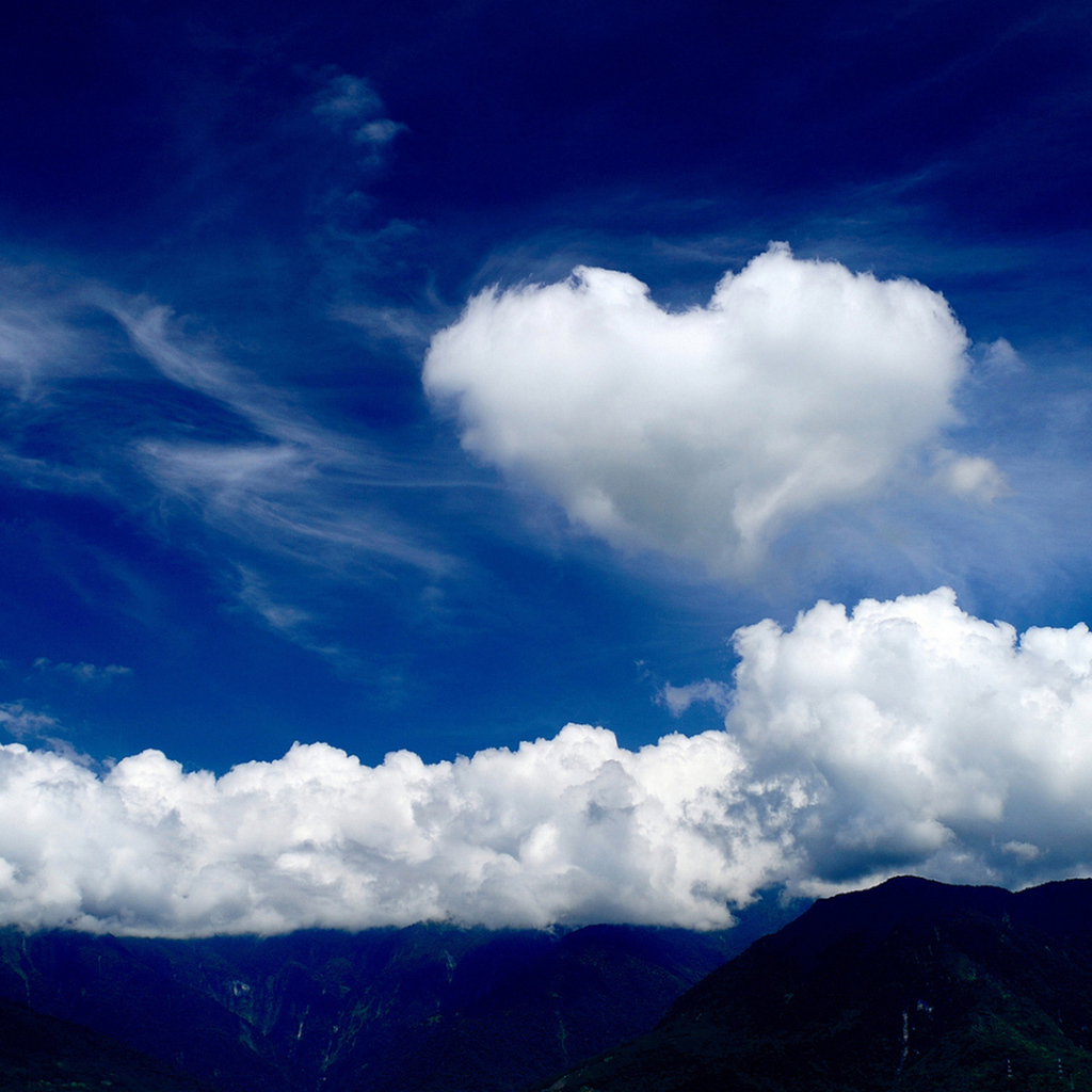 Сердце из белого облака 