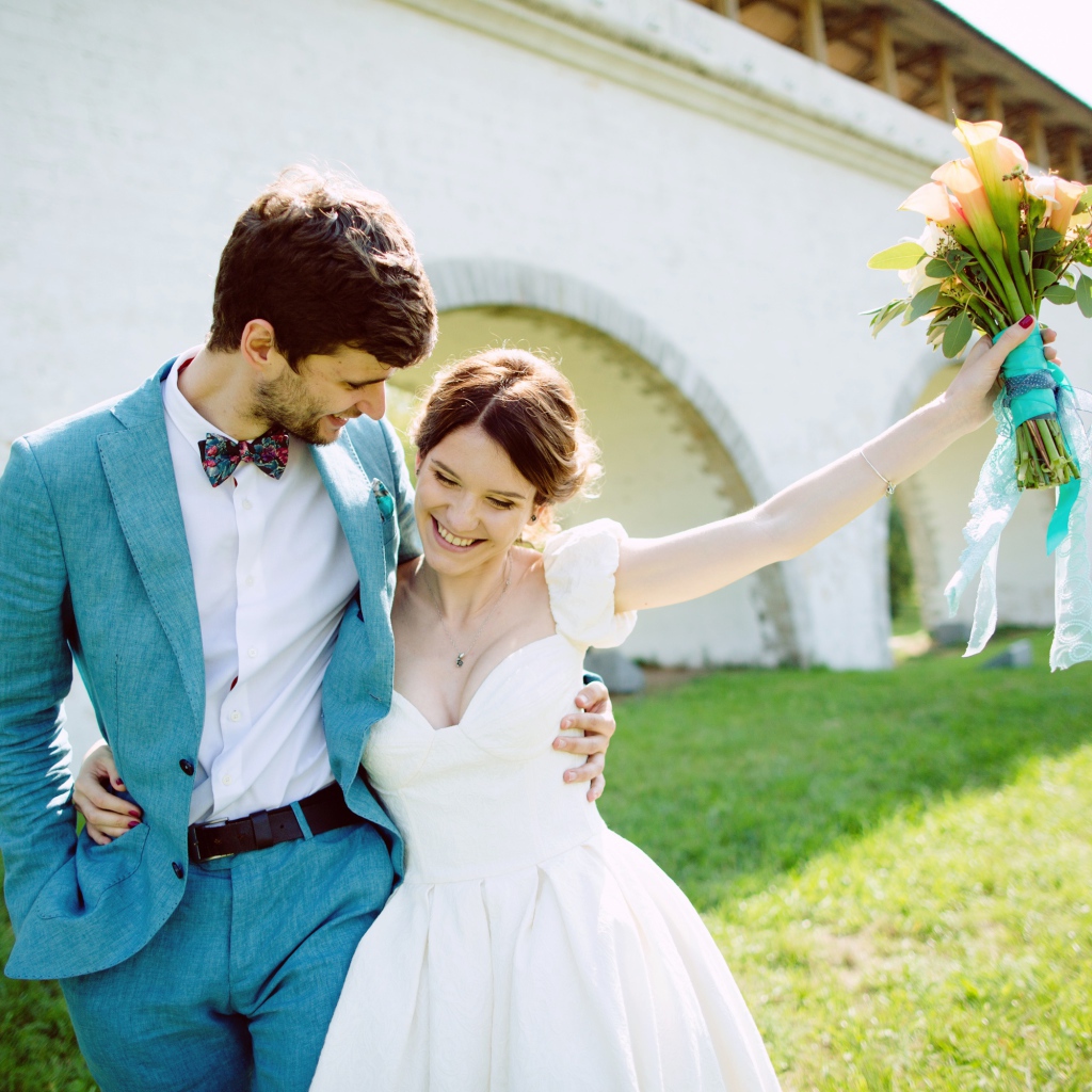 Влюбленные счастливые жених и невеста