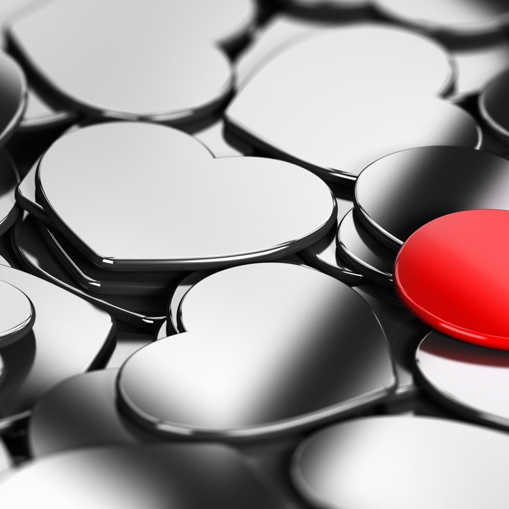 Красное сердечком среди холодных серых