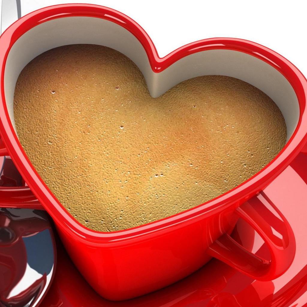 Красная кружка в форме сердца 