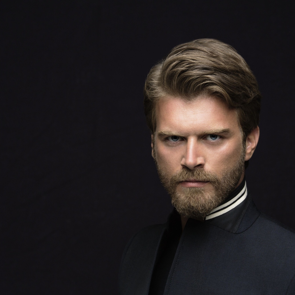 Голубоглазый турецкий актер Кыванч Татлытуг