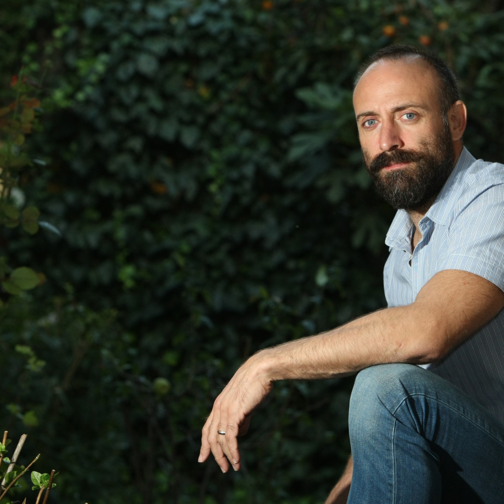 Популярный турецкий актер Халит Эргенч с бородой