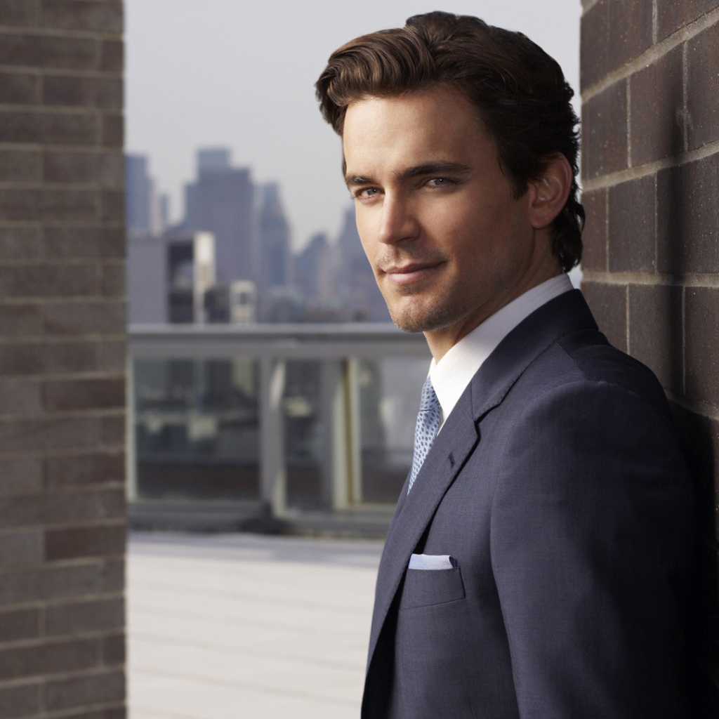 Стильный голубоглазый актер Мэтт Бомер 