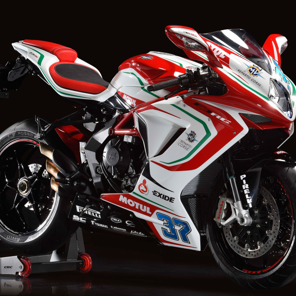 Мотоцикл Agusta F3 800 RC, 2017 на черном фоне