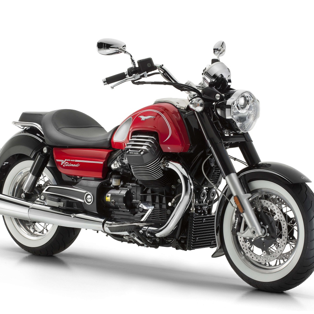 Мотоцикл Guzzi Eldorado на белом фоне