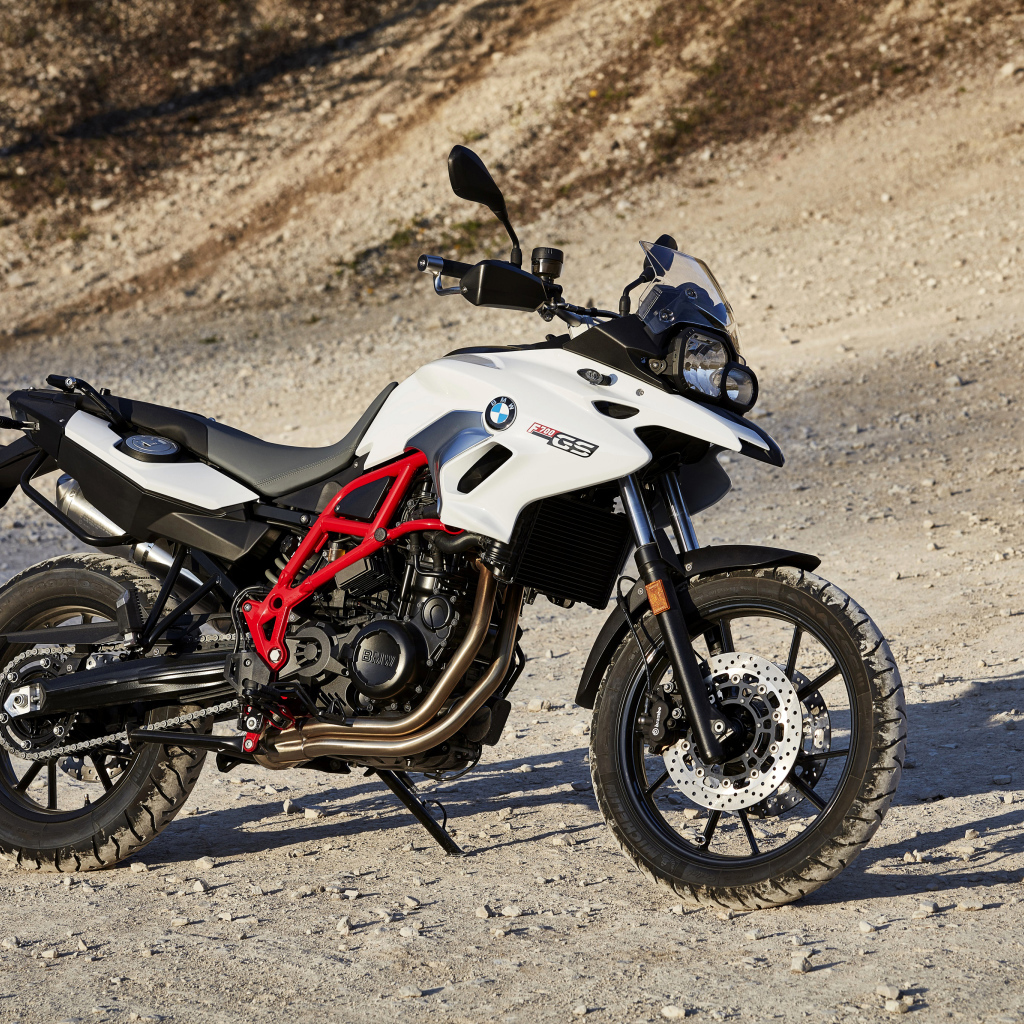 Мотоцикл BMW F 700 GS Rallye на дороге