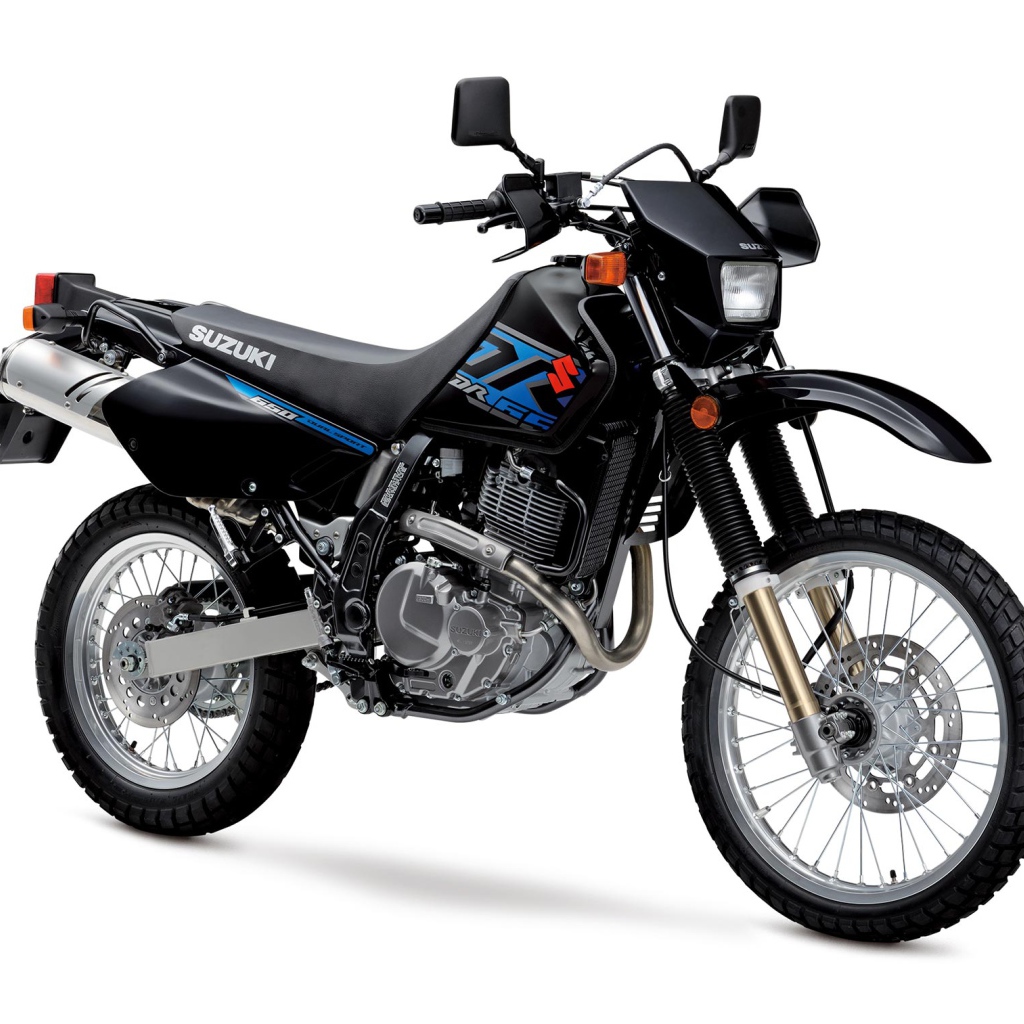 Стильный черный мотоцикл Suzuki DR650S 