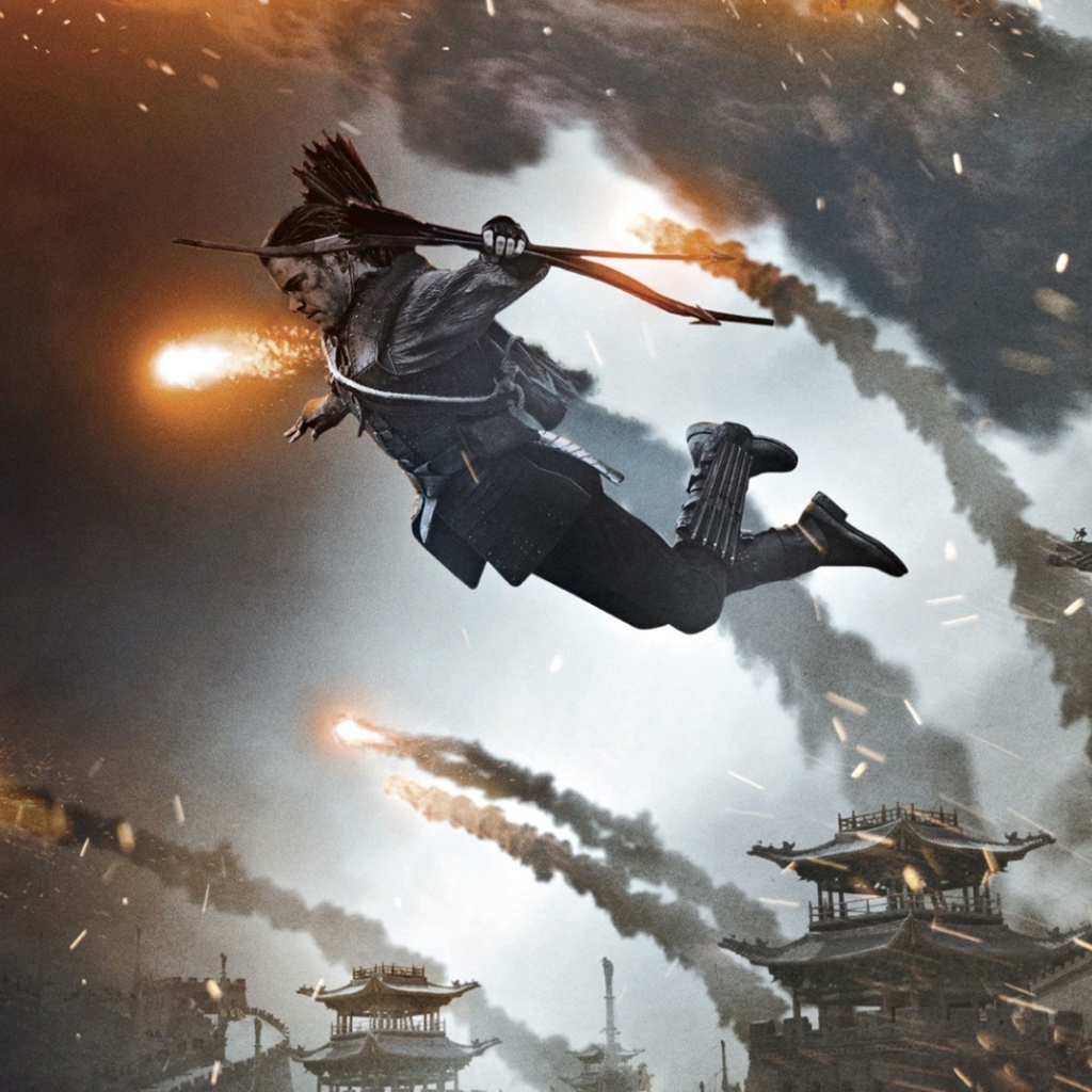 Прыжок главного героя со стены фильм Великая стена 