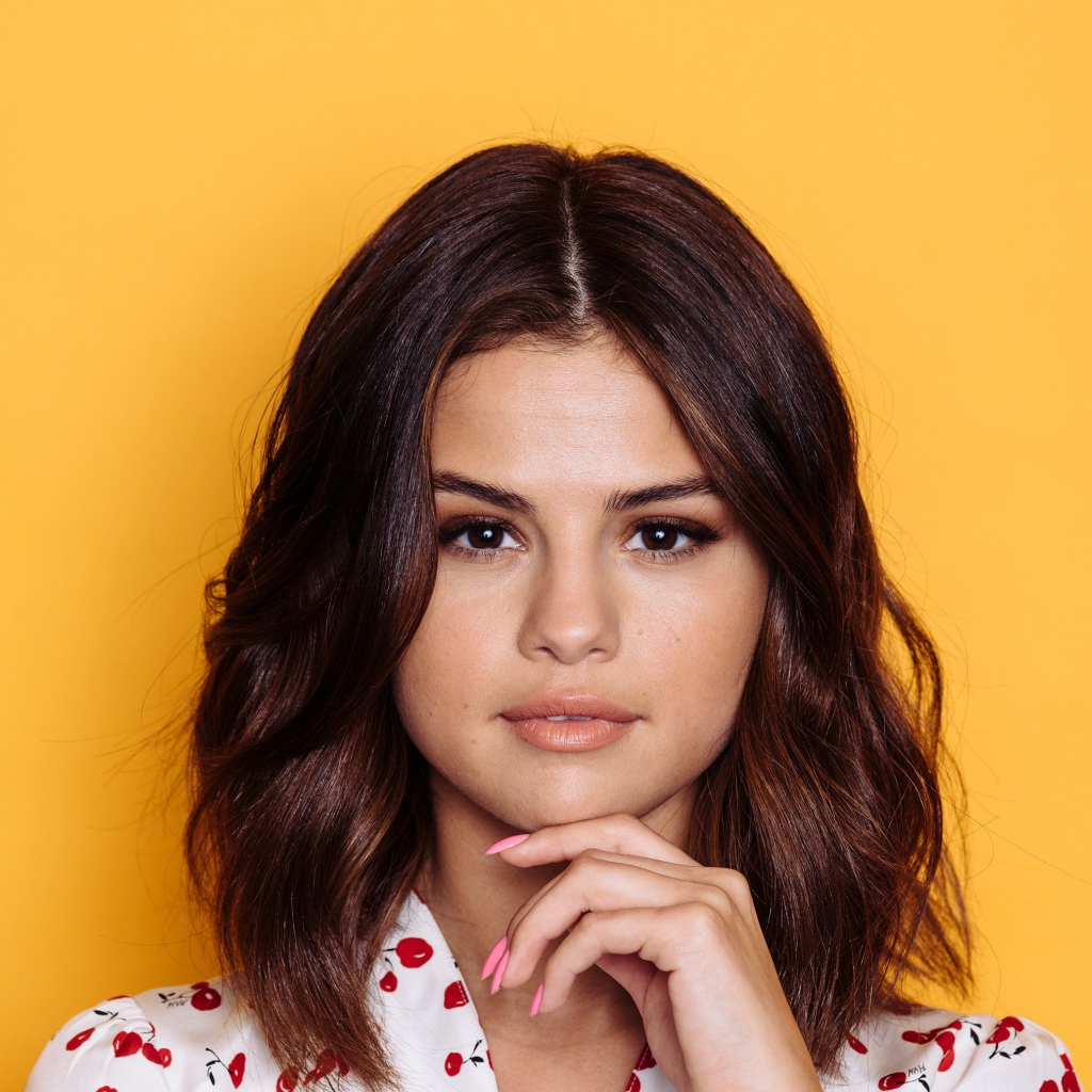 Знаменитая молодая исполнительница Селена Гомес