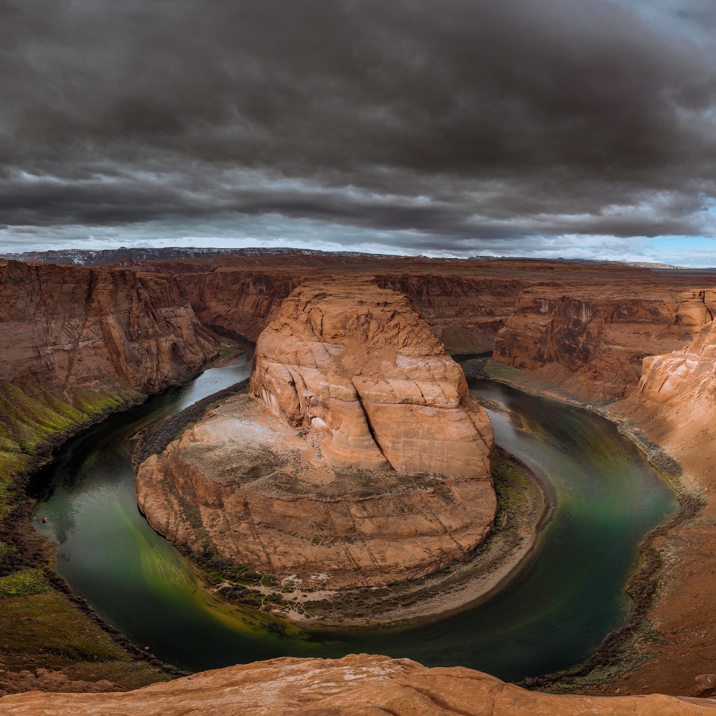 Подковообразный меандр реки Колорадо 