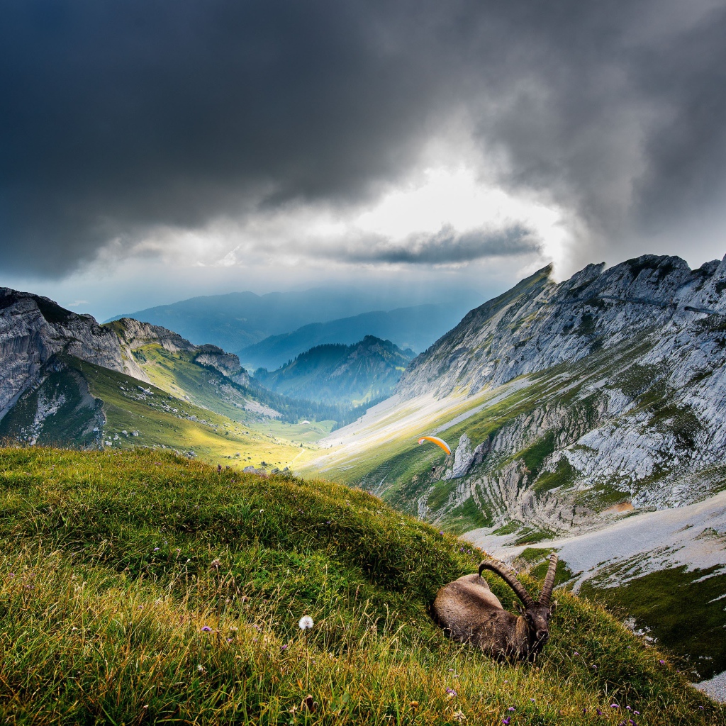 Грозовые облака над горой Пилатус, Швейцария