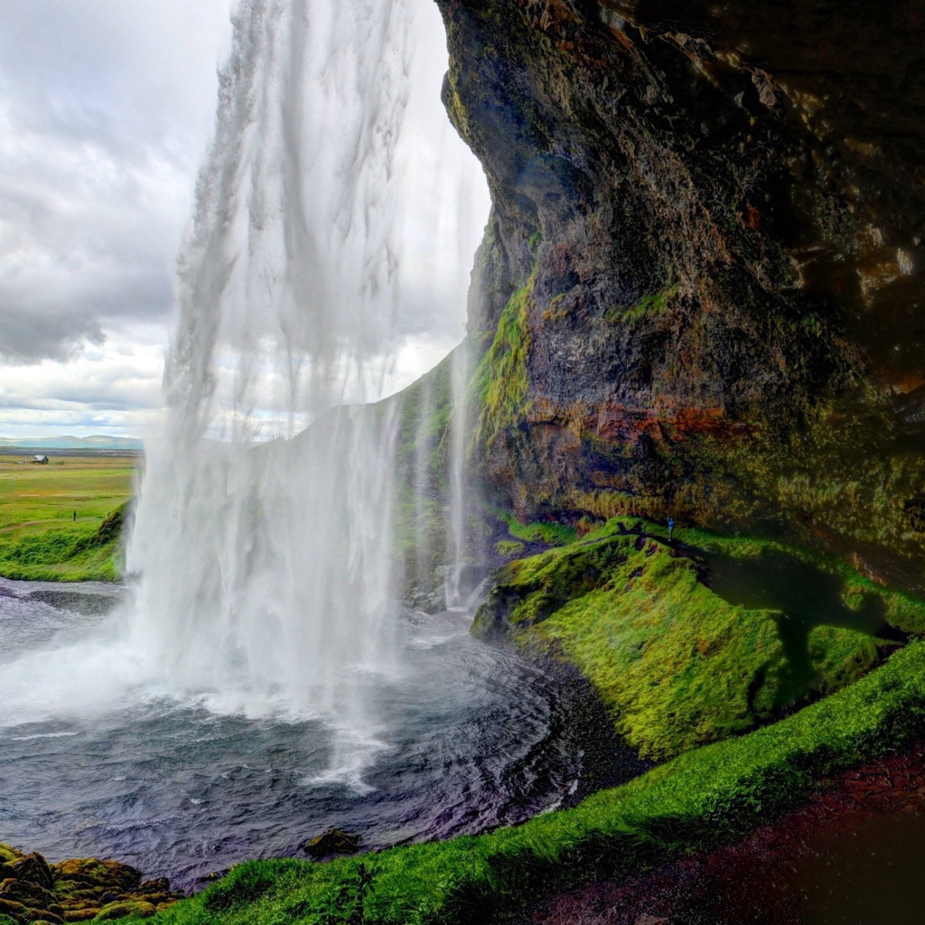Красивый водопад Сельяландсфосс, Исландия