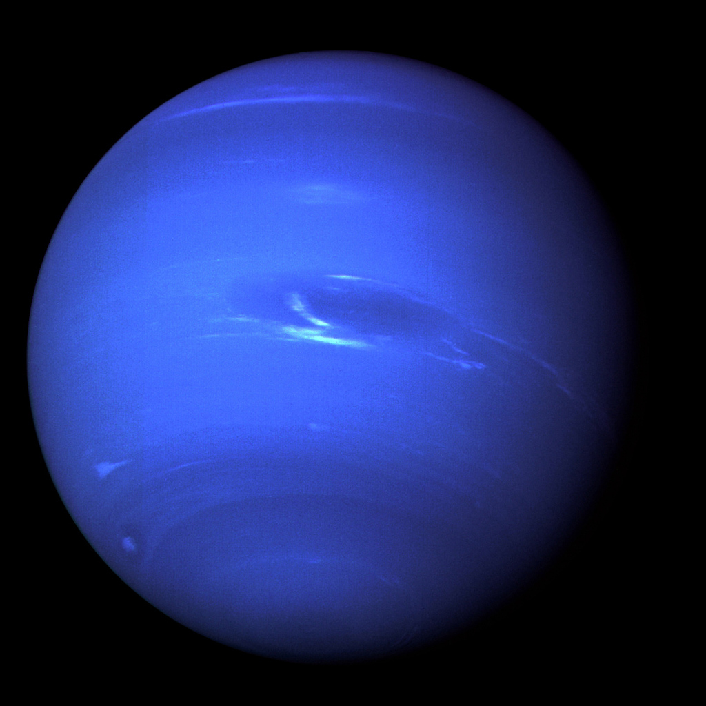 Голубая планета Нептун на черном фоне 