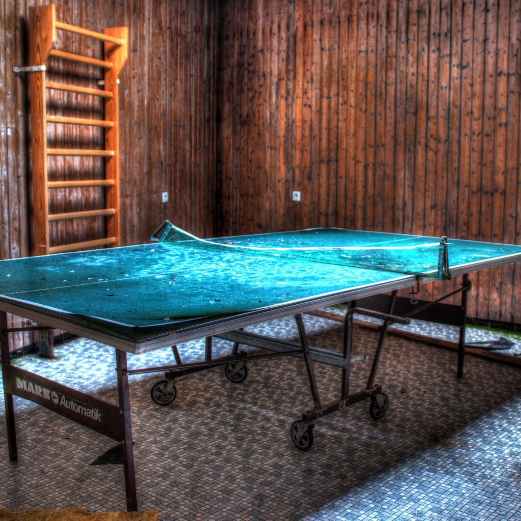 Синий стол для настольного тенниса 