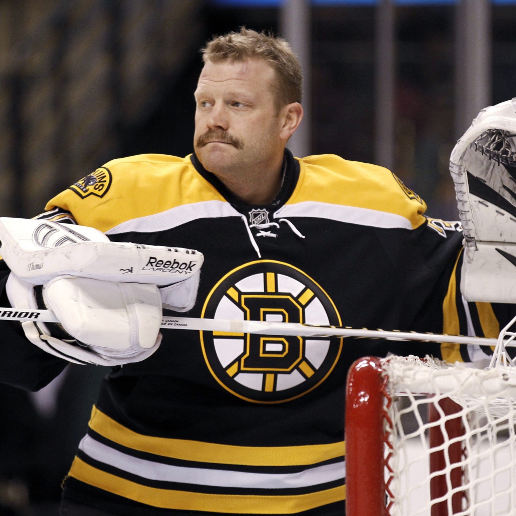 Хоккейный вратарь Тим Томас, Бостон Брюинз 