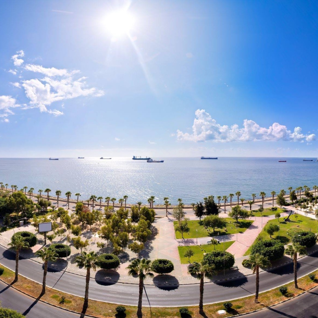 Панорама острова Кипр  