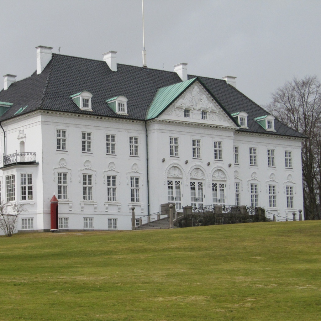 Дворец Марселисборг город Орхус, Дания 
