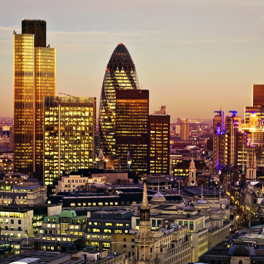 Небоскребы ночного города Лондон, Англия