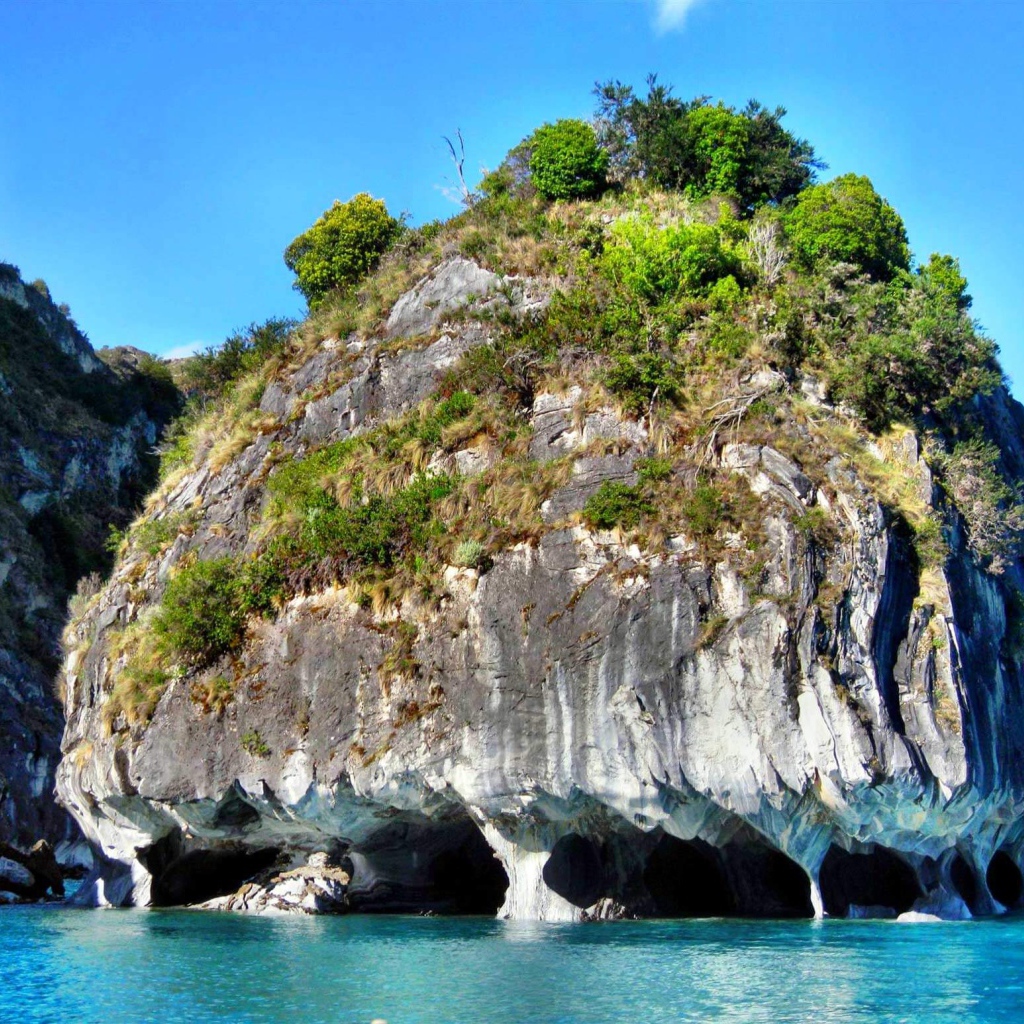 Необычная мраморная пещера, Чили 