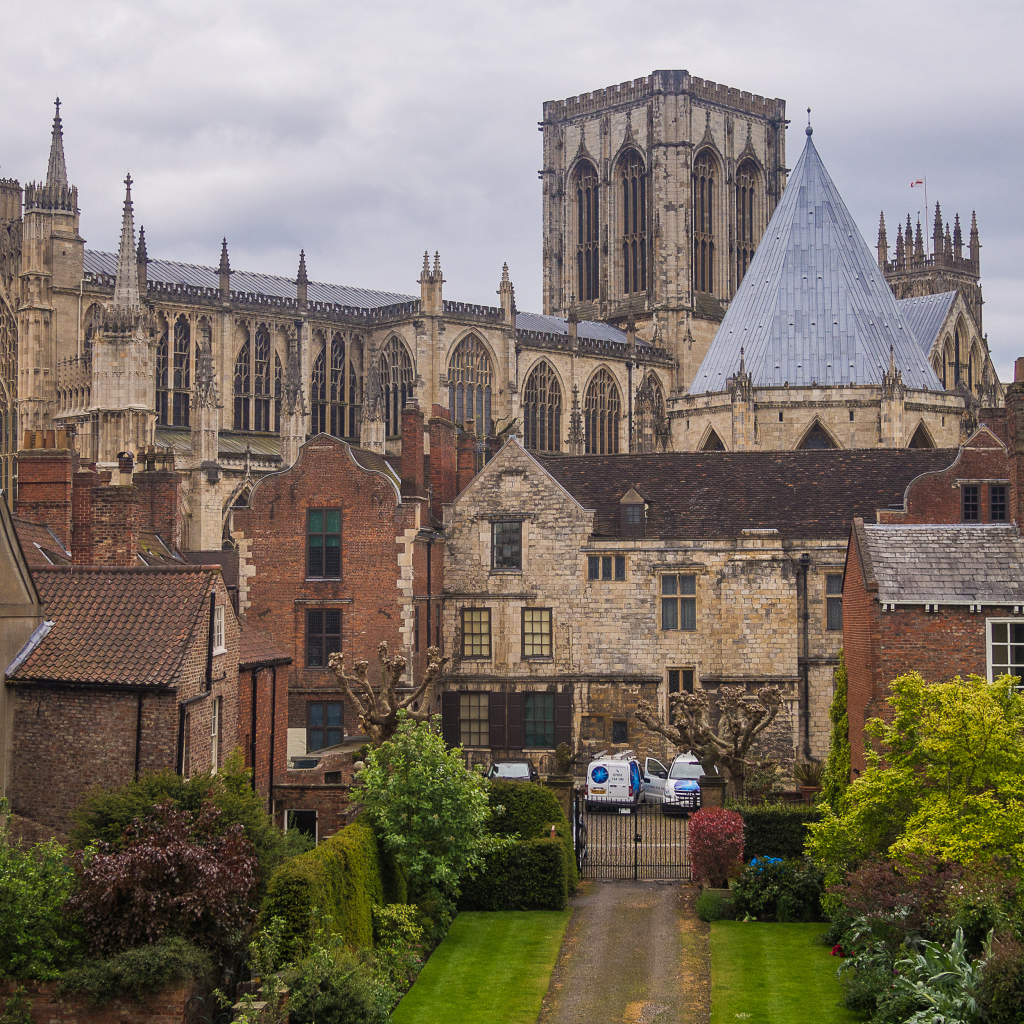 Старинный Йоркский собор, Англия 