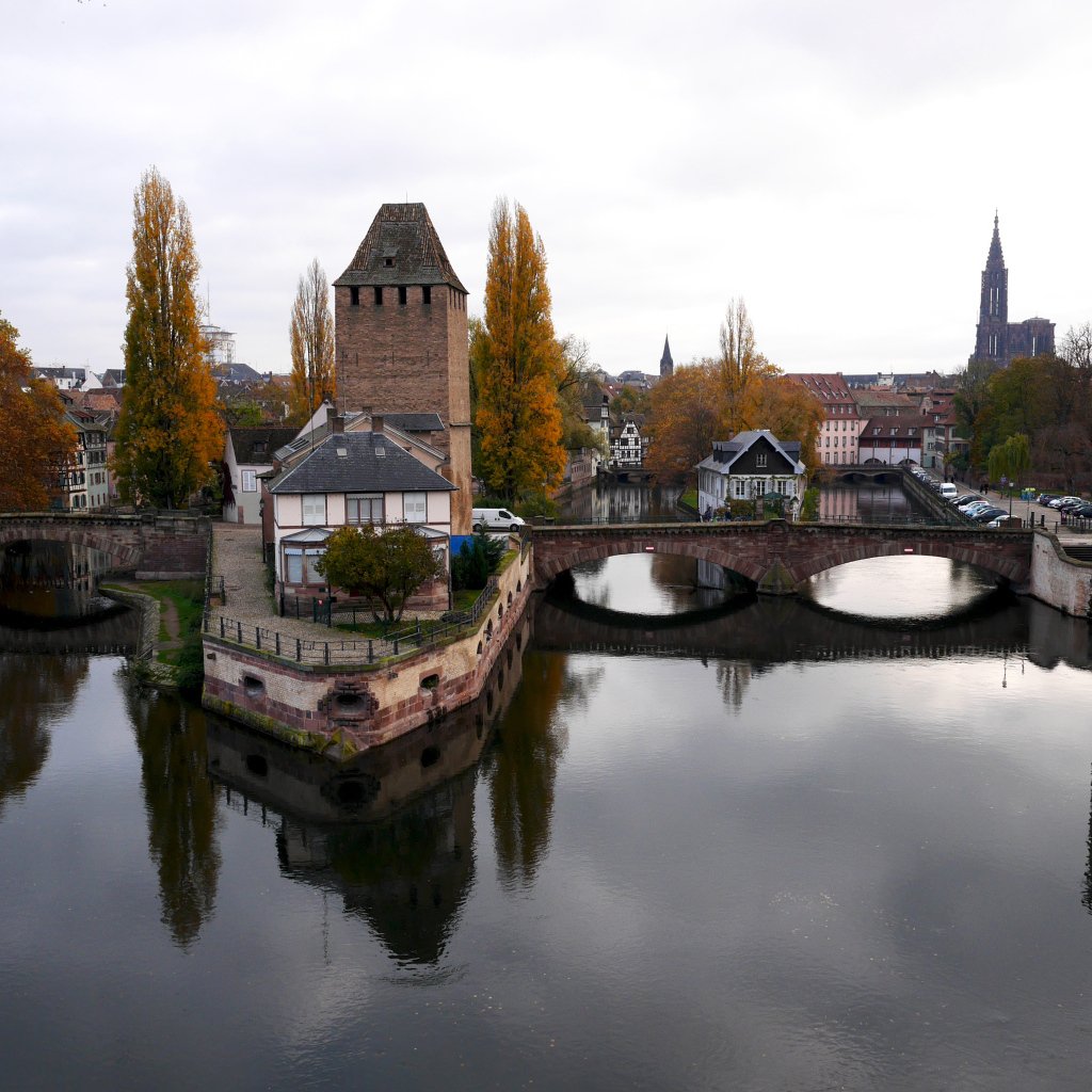 Вид на достопримечательность Страстбурга Ponts Couverts, Франция