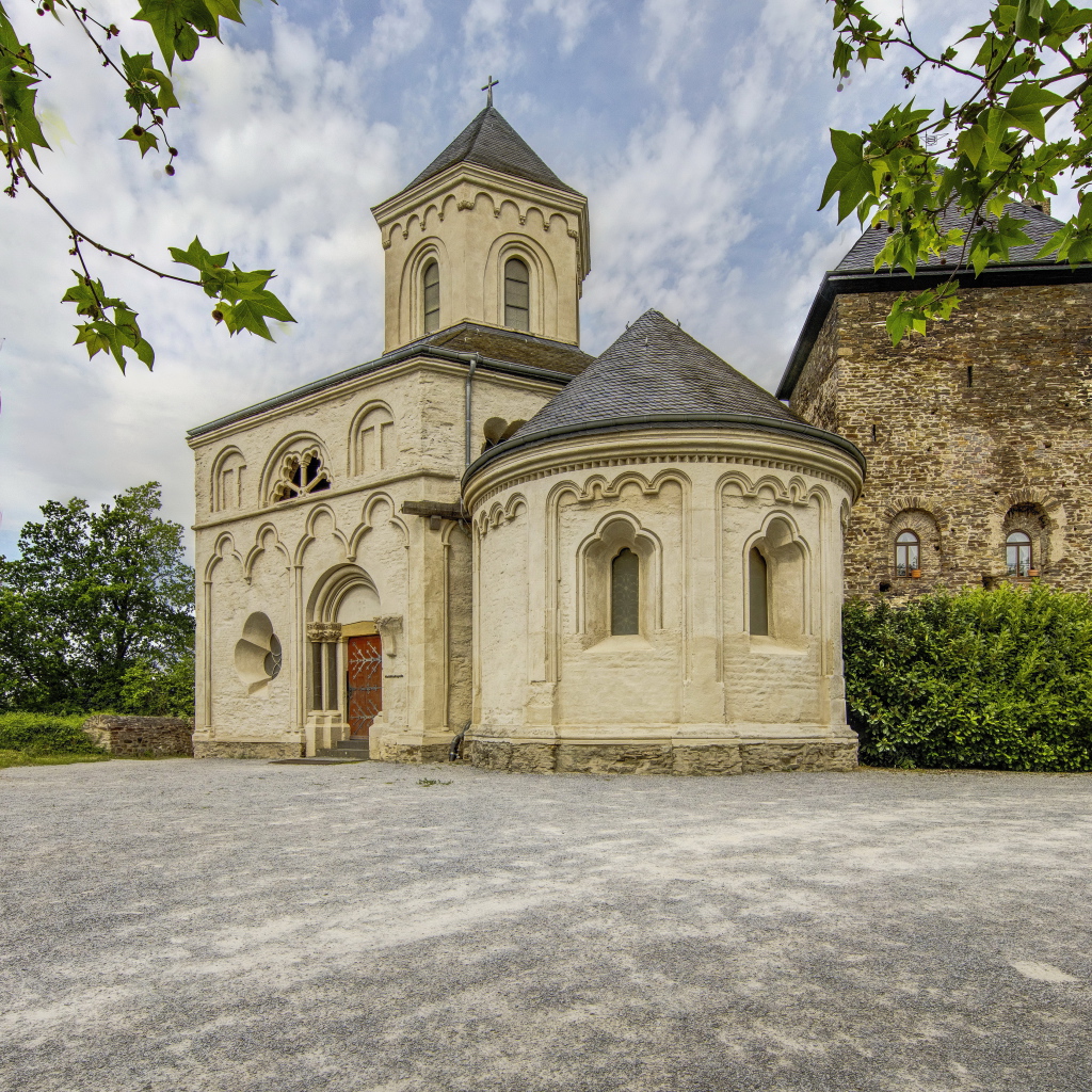 Церковь Matthiaskapelle в Коберне-Гондорфе, Германия 