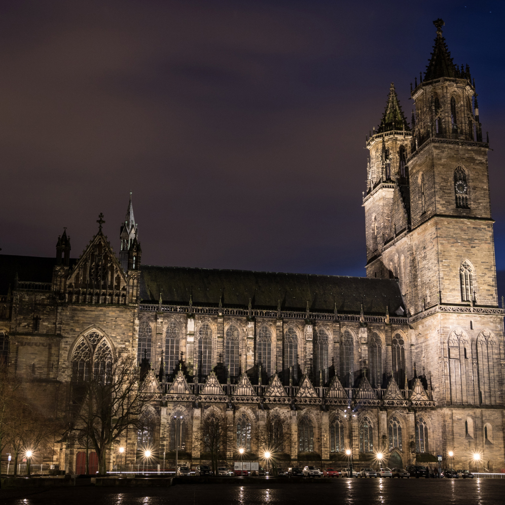 Старинный Магдебургский собор ночью, Германия 