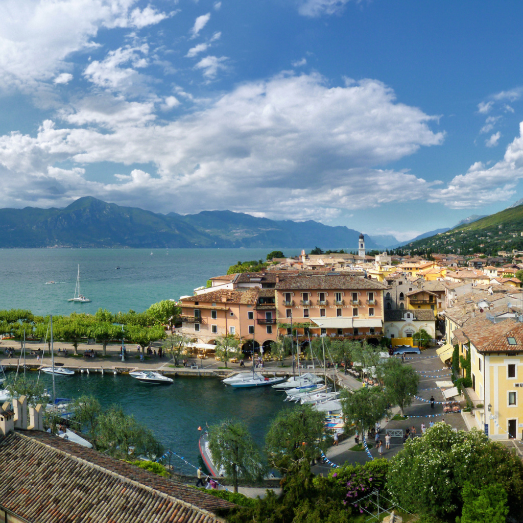 Коммуна Торри-дель-Бенако, Италия 