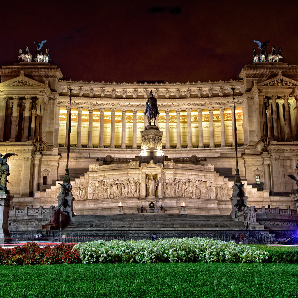 Монумент Витториано в честь первого короля, Рим. Италия 