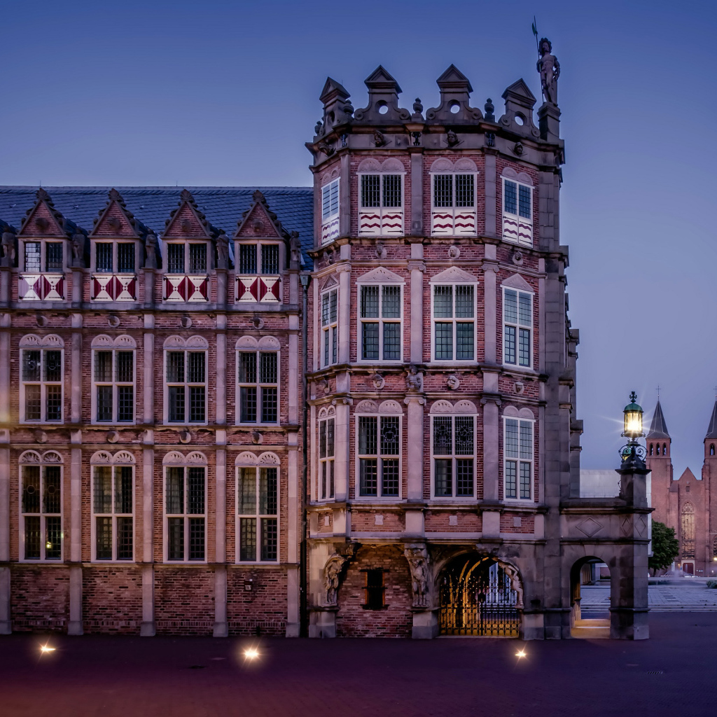 Памятник архитектуры Дом дьявола, Нидерланды 