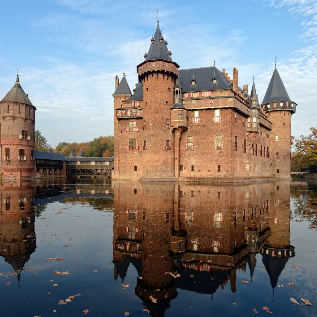 Замок Де Хаар на  воде, Нидерланды 