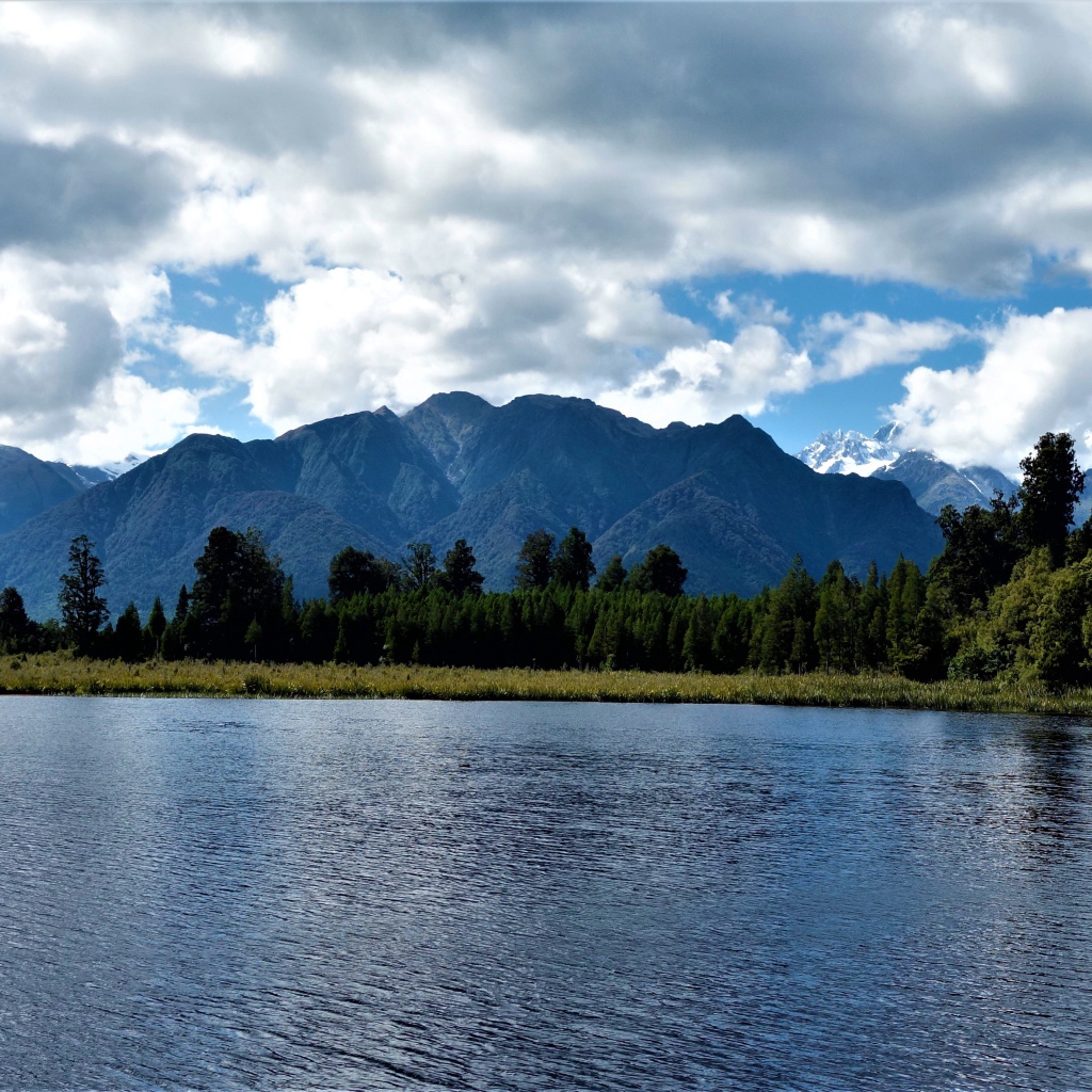Живописное озеро Мэтисон, Новая Зеландия 